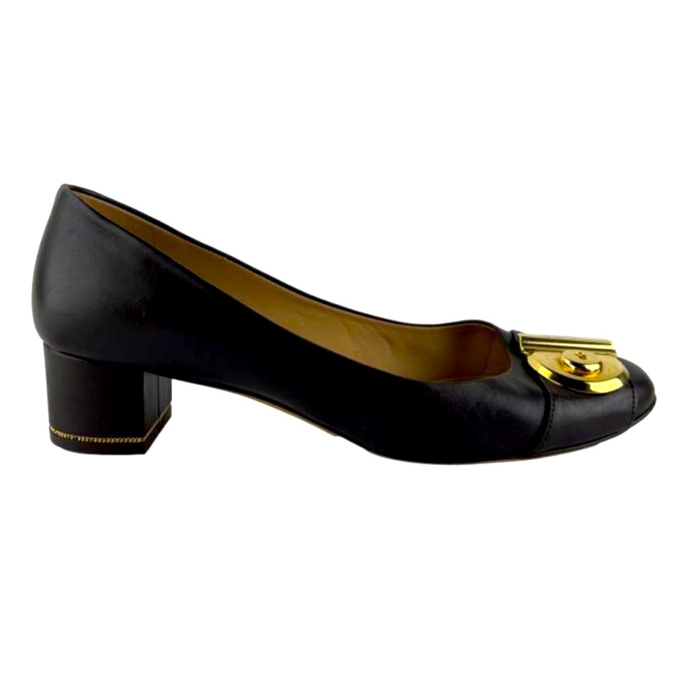 Salvatore Ferragamo Black Leather Fiamma Keyhole 6.5C